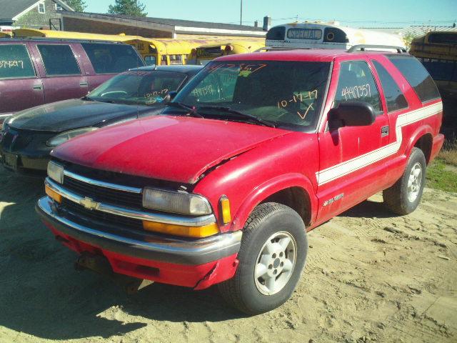 1GNCT18W4XK190362 - 1999 CHEVROLET BLAZER RED photo 2