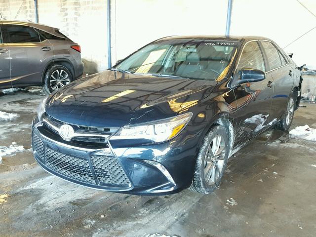 4T1BF1FK5GU131557 - 2016 TOYOTA CAMRY LE GRAY photo 2