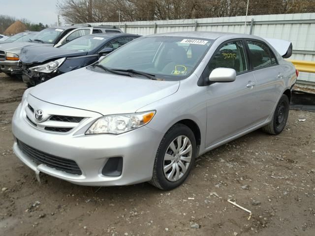 2T1BU4EE5CC828502 - 2012 TOYOTA COROLLA BA SILVER photo 2