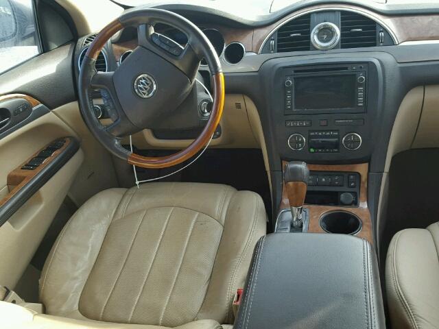 5GAKRCED6BJ335869 - 2011 BUICK ENCLAVE CX BEIGE photo 9