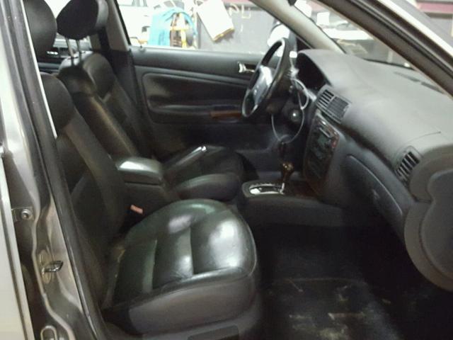 WVWYH63B44E260826 - 2004 VOLKSWAGEN PASSAT GLX 灰色 照片 5