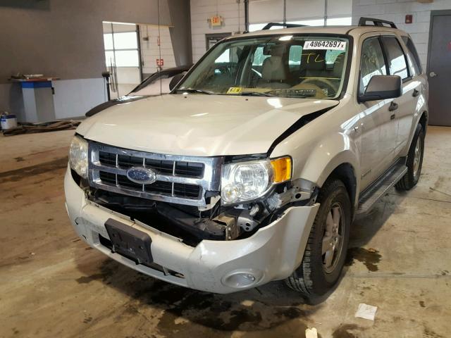 1FMCU03188KB91880 - 2008 FORD ESCAPE XLT WHITE photo 2