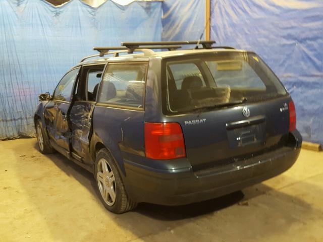 WVWWH23B2YE322472 - 2000 VOLKSWAGEN PASSAT GLX BLUE photo 3