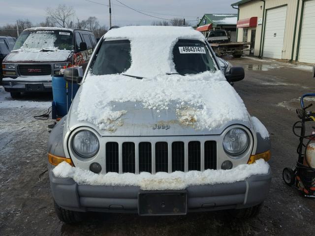 1J4GL48K35W602439 - 2005 JEEP LIBERTY SP SILVER photo 9