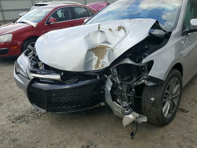 4T1BF1FK0HU392872 - 2017 TOYOTA CAMRY LE 灰色 照片 9