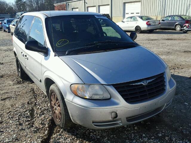 1A4GP45R26B645104 - 2006 CHRYSLER TOWN & COU SILVER photo 1