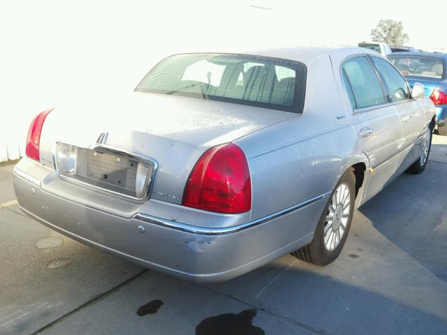 1LNHM82W83Y610138 - 2003 LINCOLN TOWN CAR S SILVER photo 4
