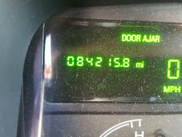 1LNHM82W83Y610138 - 2003 LINCOLN TOWN CAR S SILVER photo 8