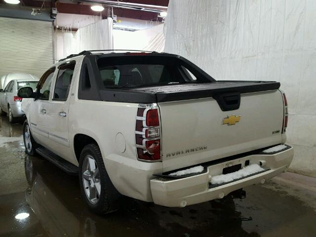 3GNTKGE33BG163802 - 2011 CHEVROLET AVALANCHE WHITE photo 3