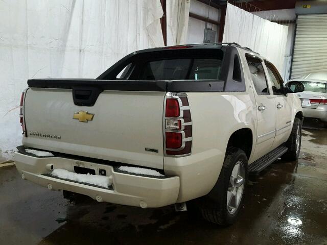 3GNTKGE33BG163802 - 2011 CHEVROLET AVALANCHE WHITE photo 4