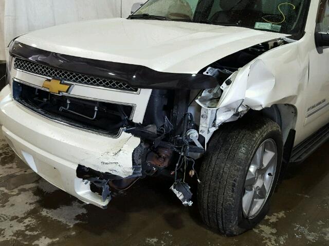 3GNTKGE33BG163802 - 2011 CHEVROLET AVALANCHE WHITE photo 9