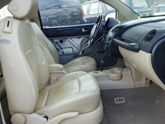 3VWCD31C85M403317 - 2005 VOLKSWAGEN NEW BEETLE 黑色 照片 5