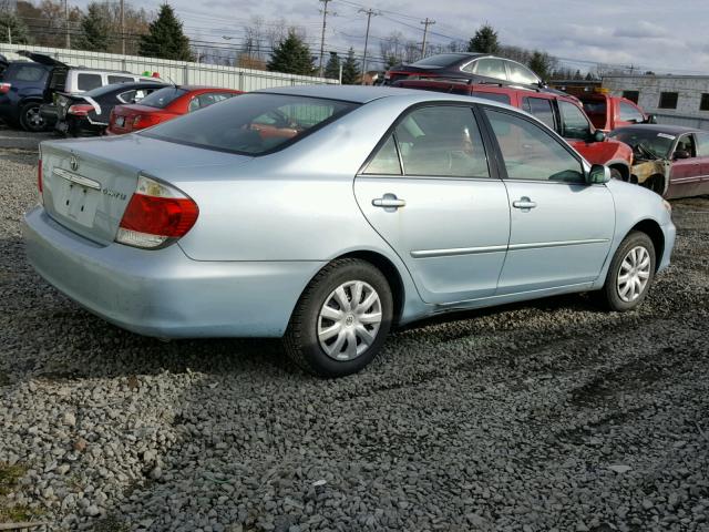 4T1BE32KX5U532149 - 2005 TOYOTA CAMRY LE BLUE photo 4