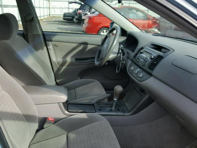 4T1BE32KX5U532149 - 2005 TOYOTA CAMRY LE BLUE photo 5