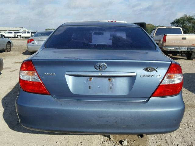 4T1BE32KX3U715323 - 2003 TOYOTA CAMRY LE BLUE photo 9