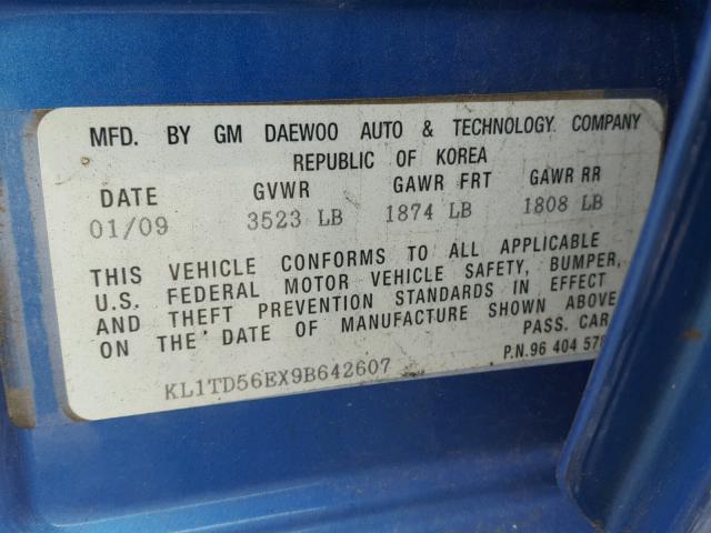 KL1TD56EX9B642607 - 2009 CHEVROLET AVEO LS BLUE photo 10