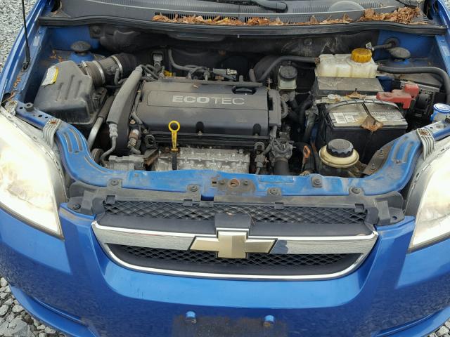 KL1TD56EX9B642607 - 2009 CHEVROLET AVEO LS BLUE photo 7
