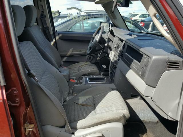 1J8HG48K17C611927 - 2007 JEEP COMMANDER RED photo 5