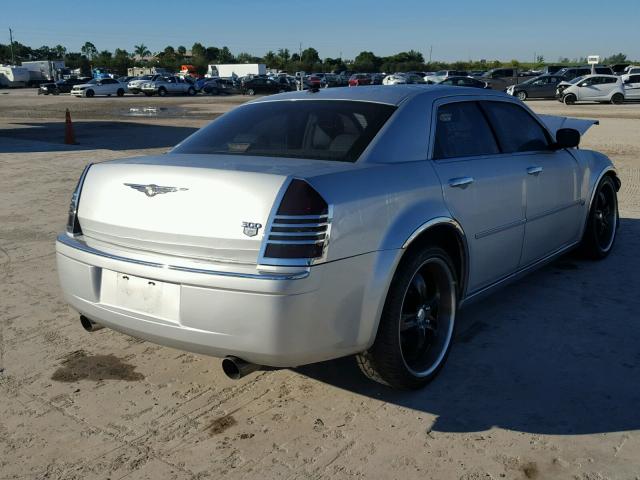 2C3KA63H76H309113 - 2006 CHRYSLER 300C SILVER photo 4