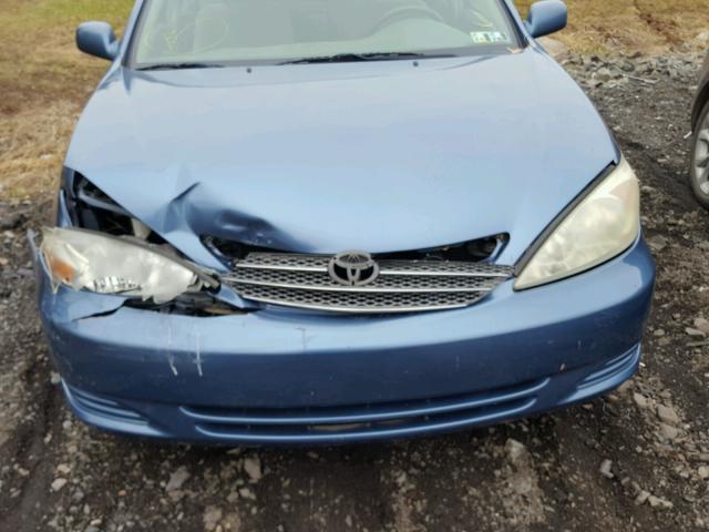 4T1BE30K94U827924 - 2004 TOYOTA CAMRY LE BLUE photo 7