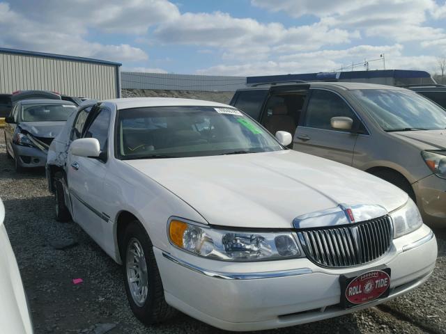 1LNHM82W1XY699847 - 1999 LINCOLN TOWN CAR S WHITE photo 1