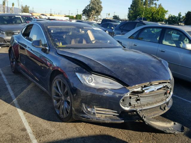 5YJSA1DP8DFP14842 - 2013 TESLA MODEL S Blau Foto 1