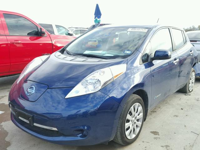 1N4AZ0CP1GC310515 - 2016 NISSAN LEAF S BLUE photo 2