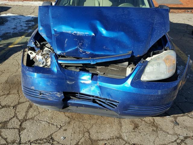 1G1AK52F557608682 - 2005 CHEVROLET COBALT BLUE photo 7