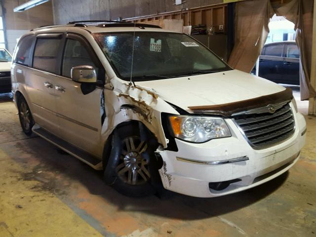 2A8HR64X18R735194 - 2008 CHRYSLER TOWN & COU WHITE photo 1