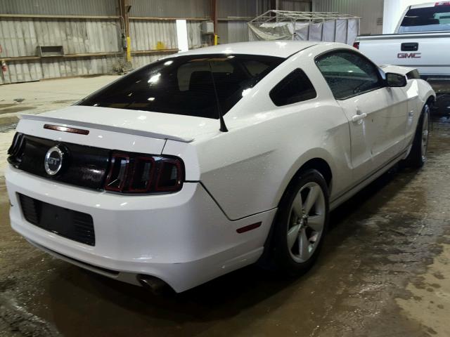 1ZVBP8CFXE5270993 - 2014 FORD MUSTANG GT WHITE photo 4