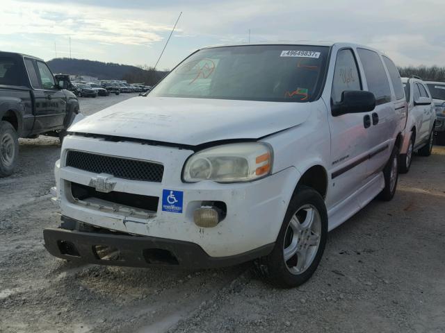 1GBDV13W98D114824 - 2008 CHEVROLET UPLANDER WHITE photo 2