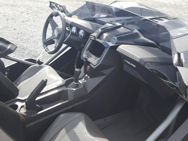 57XAASFA5J8126765 - 2018 POLARIS SLINGSHOT BLACK photo 5