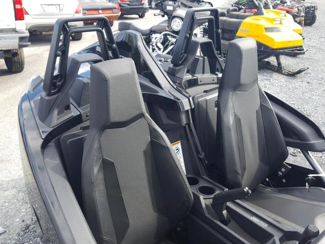 57XAASFA5J8126765 - 2018 POLARIS SLINGSHOT BLACK photo 6
