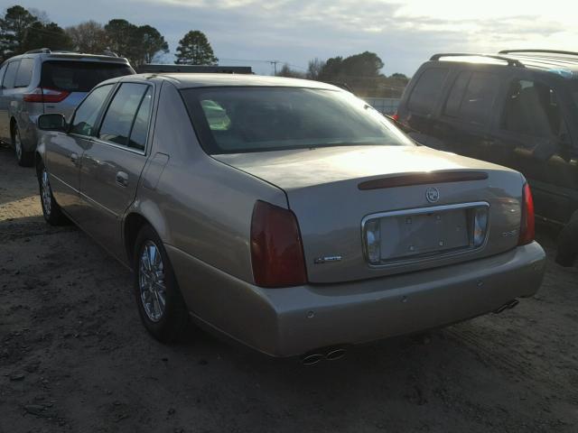 1G6KE54Y44U125351 - 2004 CADILLAC DEVILLE DH GOLD photo 3