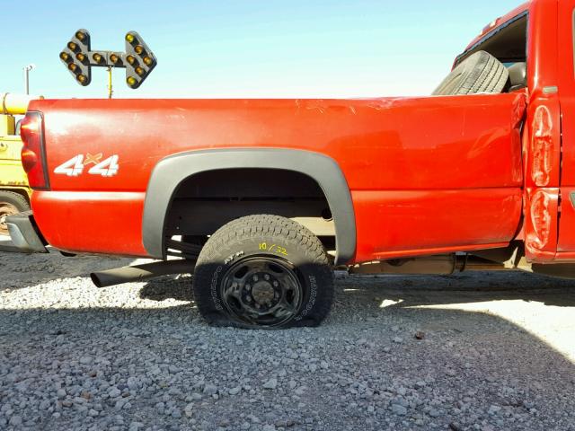 1GCHK29U65E235771 - 2005 CHEVROLET SILVERADO RED photo 9