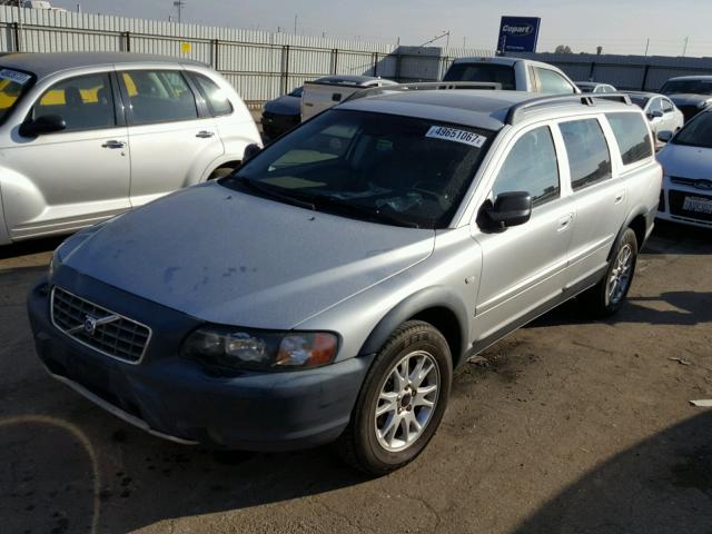 YV1SZ59HX41159400 - 2004 VOLVO XC70 SILVER photo 2