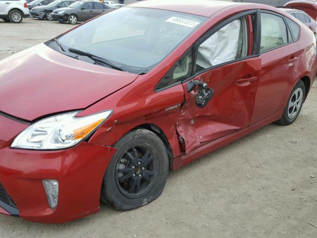 JTDKN3DU3F1911984 - 2015 TOYOTA PRIUS RED photo 9