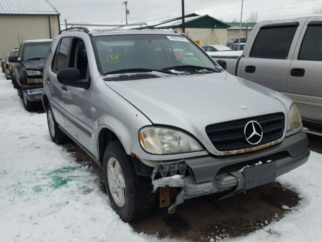 4JGAB54EXXA127713 - 1999 MERCEDES-BENZ ML 320 SILVER photo 1