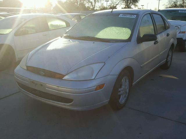 1FAFP34P71W276808 - 2001 FORD FOCUS SE SILVER photo 2