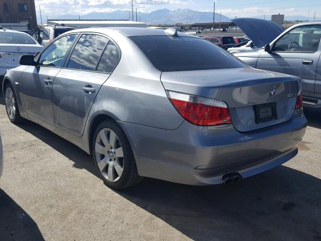 WBANF73577CU23751 - 2007 BMW 530 XI GRAY photo 3