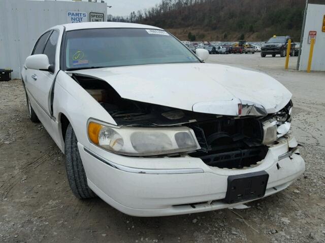 1LNFM82W4WY696334 - 1998 LINCOLN TOWN CAR S WHITE photo 1