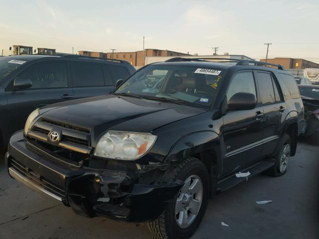 JTEZU14R740036196 - 2004 TOYOTA 4RUNNER SR BLACK photo 2