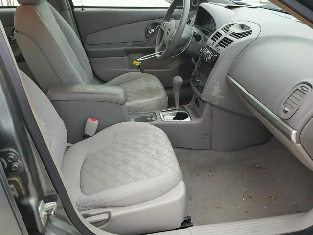 1G1ZT54865F166127 - 2005 CHEVROLET MALIBU LS GRAY photo 5