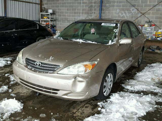 4T1BE32K63U187943 - 2003 TOYOTA CAMRY LE ოქროსფერი ფოტო 2