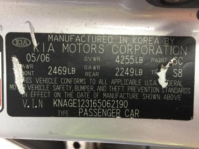 KNAGE123165062190 - 2006 KIA OPTIMA LX SILVER photo 10