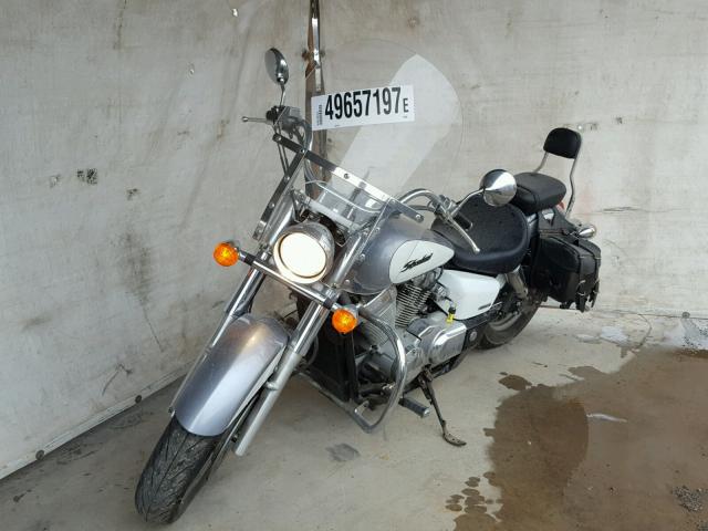 JH2RC50406M201260 - 2006 HONDA VT750 CA SILVER photo 2