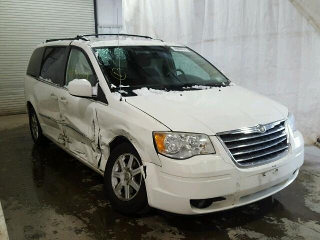 2A4RR5D13AR451566 - 2010 CHRYSLER TOWN & COU WHITE photo 1