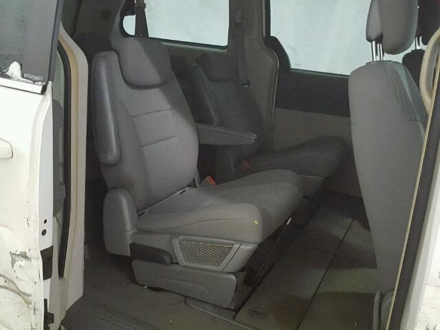 2A4RR5D13AR451566 - 2010 CHRYSLER TOWN & COU WHITE photo 6