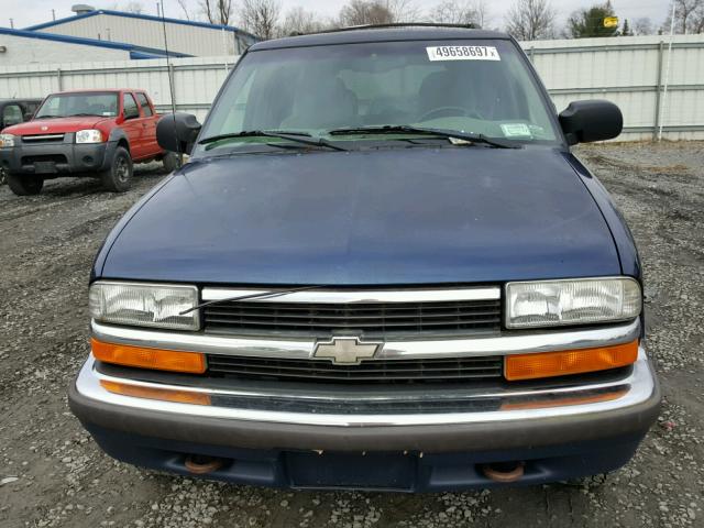 1GNDT13W4X2221041 - 1999 CHEVROLET BLAZER BLUE photo 9