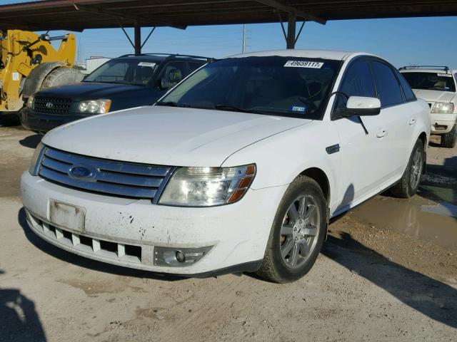 1FAHP24WX8G156922 - 2008 FORD TAURUS SEL WHITE photo 2